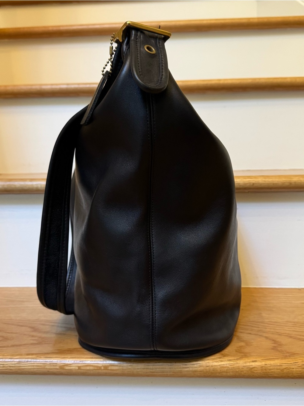 Vintage Coach Duffle Sac 9085 XL Black
Leather Shoulder Bag Made in Costa Rica - Picture 3 of 13